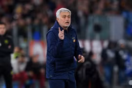 PSG bí mật đàm phán với Jose Mourinho