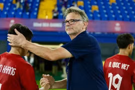 HLV Troussier áp dụng điều chưa từng có trong tiền lệ với U22 Việt Nam