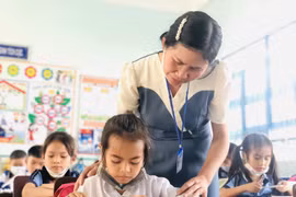 Thăng hạng chức danh giáo viên: Bỏ thi sang xét!