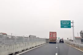 Phó Thủ tướng Trần Hồng Hà chỉ đạo xử lý việc đường cao tốc không có làn dừng khẩn cấp