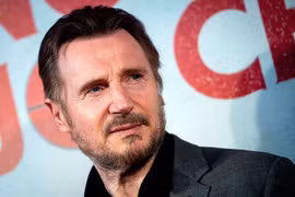 'Thần Zeus' Liam Neeson ngại cảnh nóng