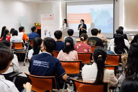 Hanwha Life Việt Nam tích cực nâng cao kiến thức tài chính cho giới trẻ