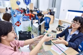 Người dân gửi gần 6,35 triệu tỷ đồng vào ngân hàng
