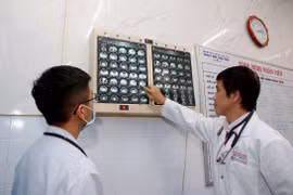 Những ngày giáp Tết nhiều trường hợp ngộ độc rượu phải nhập viện