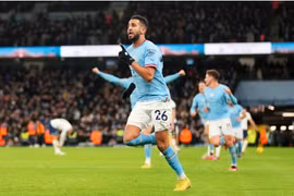 Mahrez rực sáng, Man City đánh bại Tottenham ngay trên sân nhà