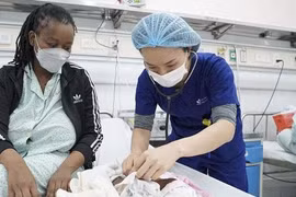 Em bé người Kenya sinh ra khi mới 26 tuần được nuôi dưỡng thành công