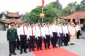 Phú Thọ: Dâng hương tưởng niệm Đức Quốc Tổ Lạc Long Quân và Tổ Mẫu Âu Cơ