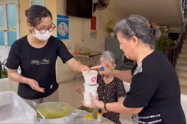Ấm lòng những suất cháo tình thương