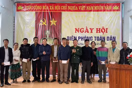 Quảng Bình: Nhiều phần quà ý nghĩa được trao tặng nhân kỷ niệm Ngày hội Biên phòng năm 2023