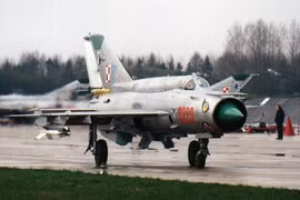 Máy bay MiG-21 đâm vào nhà dân ở Ấn Độ, 3 người thiệt mạng