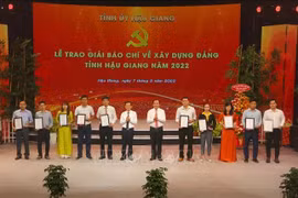 Hậu Giang tổ chức Lễ trao giải Báo chí về xây dựng Đảng năm 2022