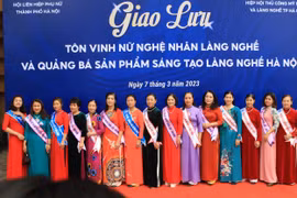 Vinh danh 10 nữ nghệ nhân tiêu biểu làng nghề Hà Nội