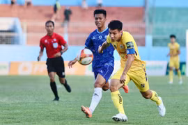 Thắng Khánh Hòa, Hà Nội FC 'phả hơi nóng' vào cuộc đua vô địch V.League 2023
