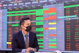 Chứng khoán 9/1: Châu Á vẫn “nóng”, Việt Nam bắt đầu “nguội”