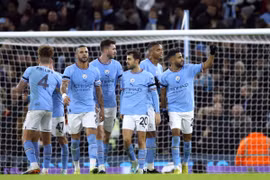 Riyad Mahrez tỏa sáng, Man City thắng ‘4 sao’ trước Chelsea