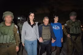 Hamas thả 2 con tin người Mỹ, Israel nói chiến sự sẽ còn kéo dài
