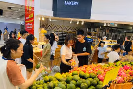 Người dân thắt chặt chi tiêu vì nỗi lo “lương tăng 1 đồng, giá tăng 2 đồng”