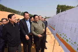 Thủ tướng kiểm tra dự án giao thông tại Phú Thọ và Tuyên Quang