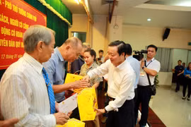 Phó Thủ tướng Trần Hồng Hà tặng quà Tết gia đình chính sách, công nhân lao động tỉnh Đồng Nai