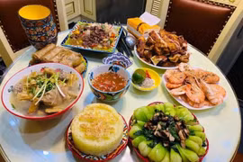Dịch vụ cỗ cúng ông Công ông Táo bội thu với lượng khách đặt hàng tăng vọt