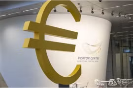 Đồng Euro “thư thả” khi châu Âu tìm cách “ghìm cương” suy thoái