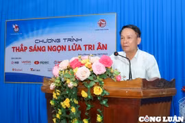 Hội Nhà báo Việt Nam thăm và tặng quà các gia đình chính sách tại Quảng Trị