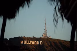 Các nhà biên kịch Hollywood đình công đòi tăng lương