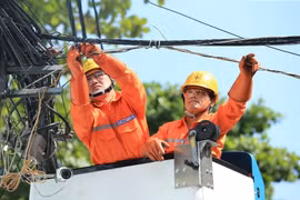 Điều chỉnh giá điện 3 tháng/lần: Phải công khai, minh bạch, tránh lạm quyền