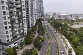 Cận cảnh con đường ven sông Sài Gòn tuyệt đẹp bị bức tường chia cắt