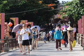 Trung Quốc cho phép các công ty du lịch tổ chức khách theo đoàn vào Việt Nam từ 15/3