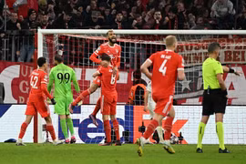 Bayern Munich loại 'Gã nhà giàu Pháp' PSG khỏi Champions League
