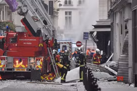 Nổ lớn ở Paris: Cảnh sát điều tra nguyên nhân