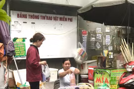 Tết Đoan Ngọ: Các mặt hàng phục vụ ngày Tết tăng giá nhẹ, rượu nếp, bánh tro cháy hàng