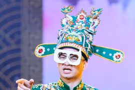 Nghệ sỹ ứng xử văn minh trên mạng xã hội: Liệu có quá khó?