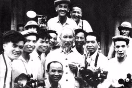 Bài 3: “Dân tộc, khoa học, đại chúng” - phương châm của nền văn hóa mới