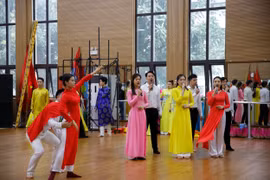 Nghệ sĩ tập luyện chuẩn bị cho Chương trình nghệ thuật đặc biệt Kỷ niệm 80 năm "Đề cương về văn hóa Việt Nam"