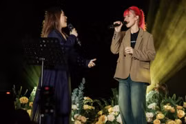 Thùy Chi - Khởi My hội ngộ trên sân khấu sau nhiều năm