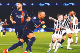 Mbappe tỏa sáng phút cuối, PSG thoát thua trước Newcastle
