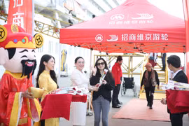 Tàu khách Trung Quốc đầu tiên cập cảng tàu khách quốc tế Hạ Long