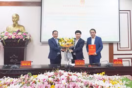 Hà Nam trao giấy chứng nhận đầu tư dự án khu công nghiệp hơn 2.300 tỷ đồng