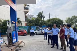 Xử lý nghiêm cán bộ buông lỏng quản lý, bao che cho các “cây” xăng vi phạm