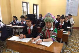 Xã thoát khỏi địa bàn đặc biệt khó khăn, học sinh hết diện tuyển vào trường dân tộc nội trú