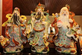 Vật phẩm phong thuỷ 2023 phòng khách