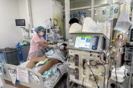 Từ thừa cân, thiếu nữ 15 tuổi giảm 17kg sau sốc sốt xuất huyết nặng