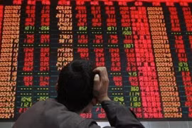 Chứng khoán 14/4: Ngược chiều thế giới, VN-Index giảm thê thảm