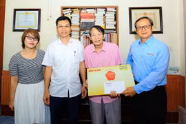 Chương trình Mai vàng tri ân nhà báo Văn Hiền nguyên Phó tổng biên tập báo Nghệ An