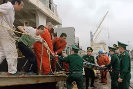 Thanh Hoá: Cứu hộ 3 thuyền viên Trung Quốc bị ngạt khí