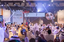 Biển số xe đắt nhất thế giới được bán với giá 15 triệu USD ở Dubai
