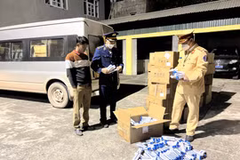 Quảng Ninh: Tạm giữ 10.000 bộ kit test nhanh Covid-19 có dấu hiệu nhập lậu