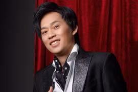 Hoài Linh tái xuất showbiz trong MV mới của Dương Triệu Vũ